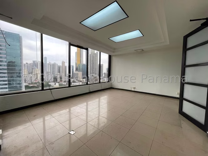 Oficina en venta en Obarrio DPA 24-1131