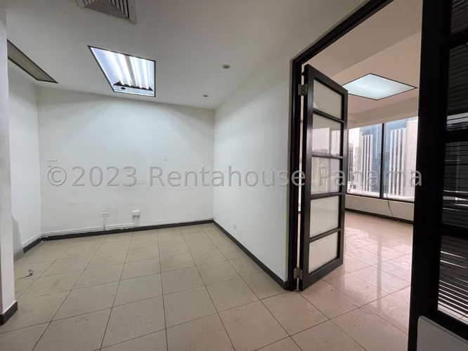 Oficina en venta en Obarrio DPA 24-1131