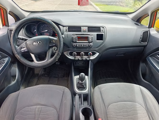 KIA RIO 2017 TAXI MANUAL NEGOCIABLE - Imagen 7