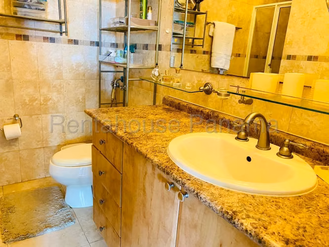 Se Vende Apartamento en San Francisco LA26-8904