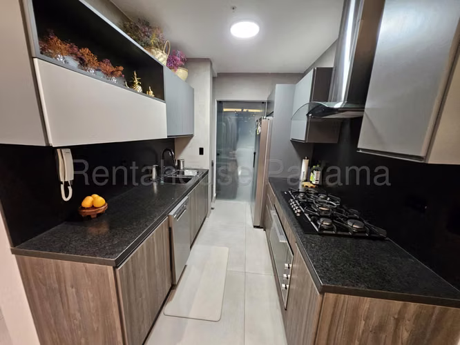 Se Vende Apartamento en Coco del Mar LA25-7018