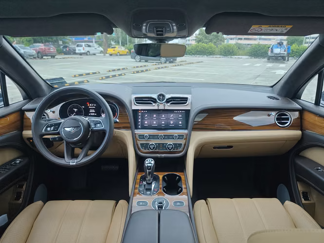 Bentley Bentayga - Imagen 12