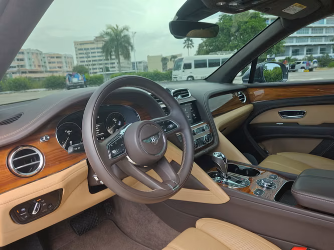 Bentley Bentayga - Imagen 9