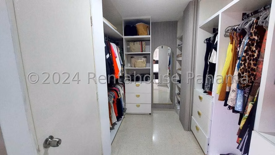 Venta de apartamento en Ph Marsella 26MVCH4527