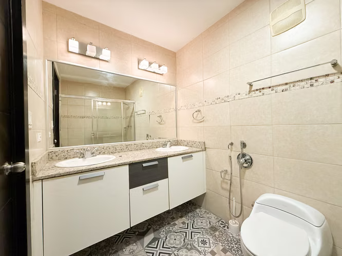 Amplio Apartamento Familiar en Venta en Pine Hill, Albrook