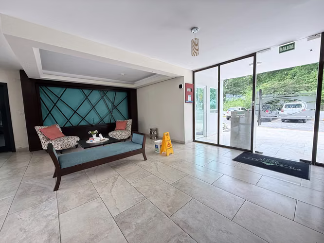 Amplio Apartamento Familiar en Venta en Pine Hill, Albrook