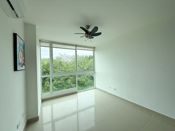 Amplio Apartamento Familiar en Venta en Pine Hill, Albrook