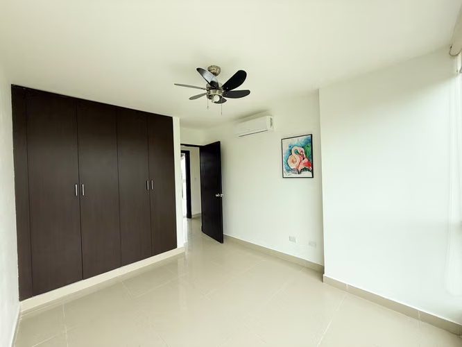Amplio Apartamento Familiar en Venta en Pine Hill, Albrook