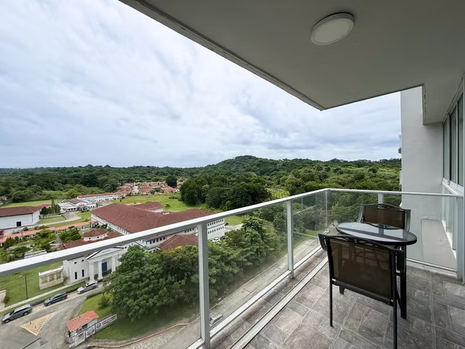 Amplio Apartamento Familiar en Venta en Pine Hill, Albrook