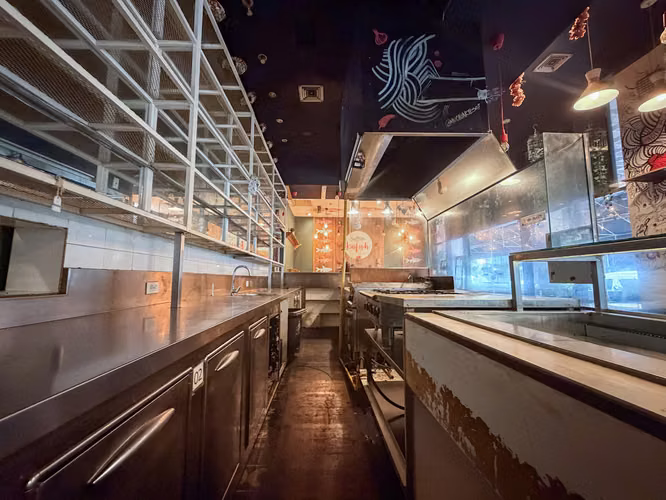 LOCAL PARA RESTAURANTE EN SORTIS HOTEL - 122 M2