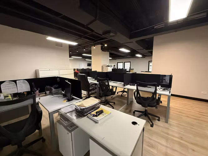 Oficina en Alquiler · Piso Completo 600 m² · Torre Delta · Vía España · Amueblada