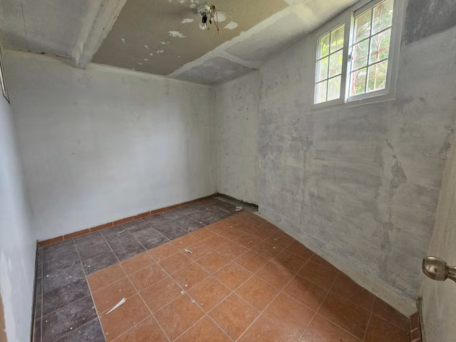 LOCAL COMERCIAL EN ALQUILER – BETANIA | 45 m²