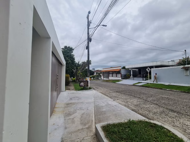  LOCAL COMERCIAL EN ALQUILER – BETANIA | 60 m²