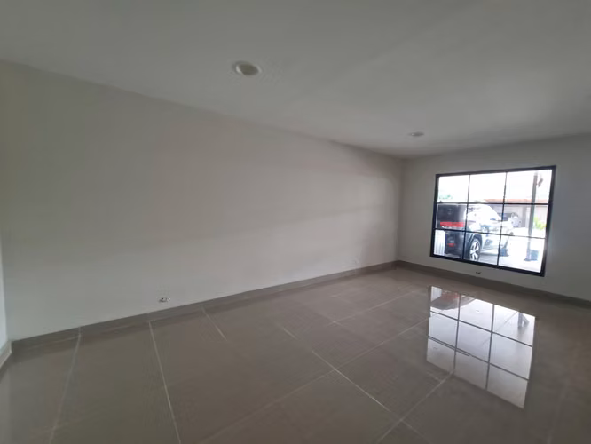  LOCAL COMERCIAL EN ALQUILER – BETANIA | 60 m²