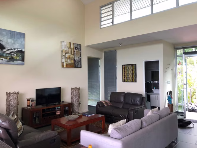 SE VENDE CASA EN ALTOS DEL MARIA