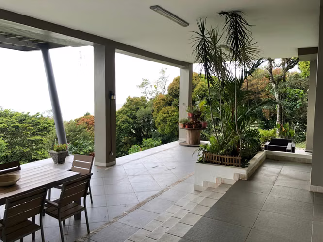 SE VENDE CASA EN ALTOS DEL MARIA
