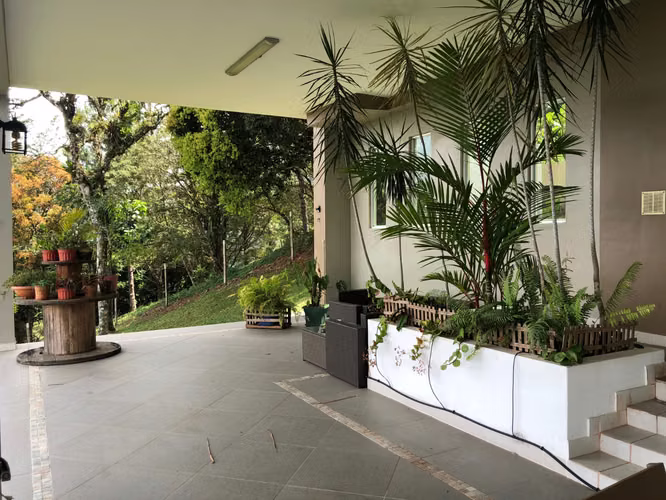 SE VENDE CASA EN ALTOS DEL MARIA