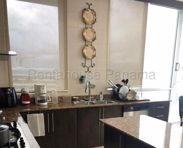 Vendo Apartamento de 288 m² en PH Ocean One, Costa del Este 26-8748GG