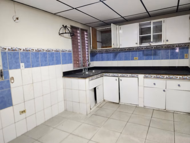SE VENDE CASA EN VACAMONTE, 3R, 2B, ESTACIONAMIENTO PARA 3 AUTOS