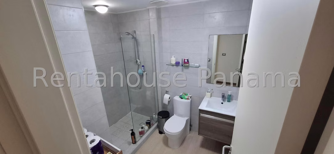 Se Vende Apartamento en Coco del Mar VLU26-4341