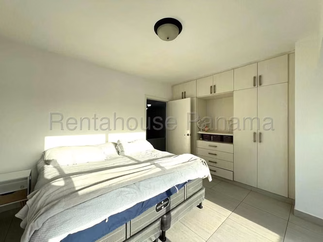 Se Vende Apartamento en Coco del Mar VLU26-5950