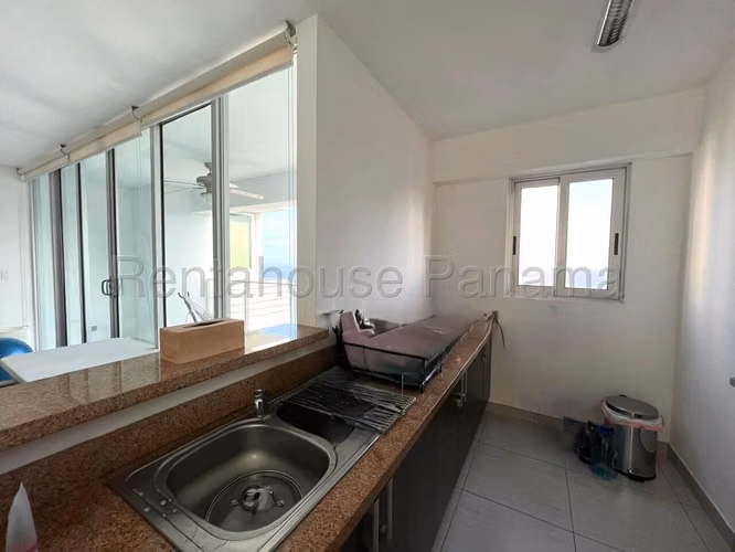 Se Vende Apartamento en Coco del Mar VLU26-5950