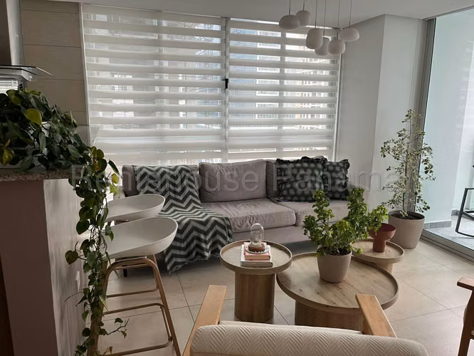Se Alquila Apartamento en Costa del Este VLU26-9047