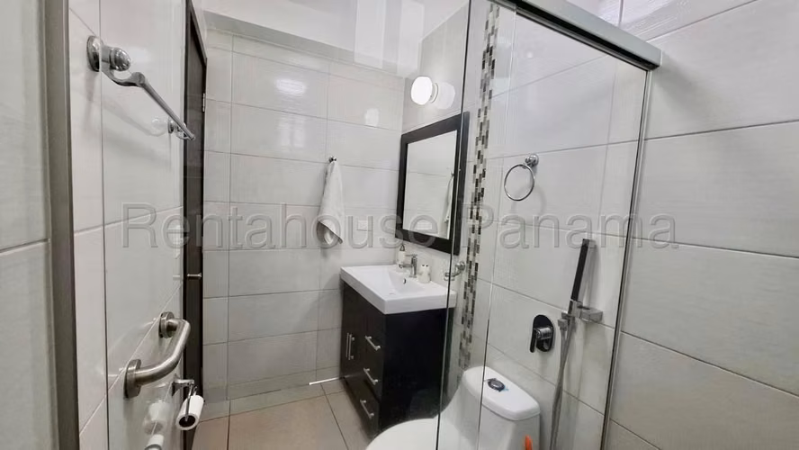 Se Vende Apartamento en Condado del Rey MDV26-756