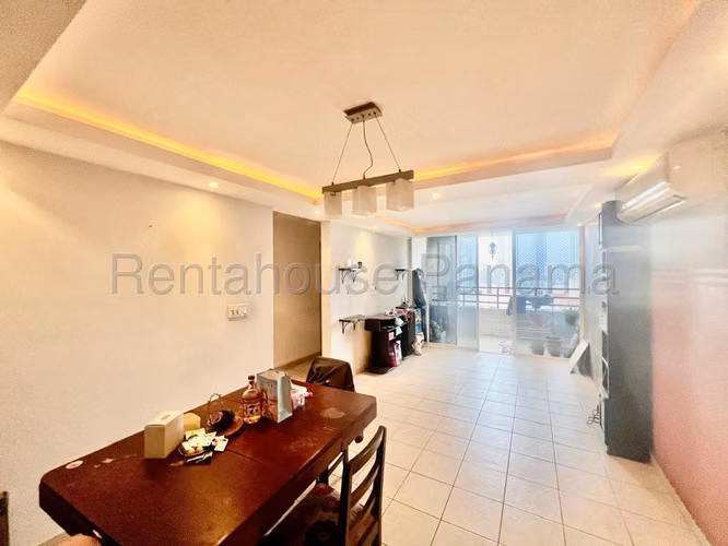 Se Alquila Apartamento en Via España MDV26-8478