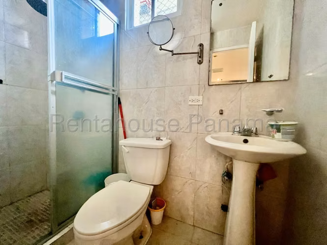 Se Alquila Apartamento en Via España MDV26-8478