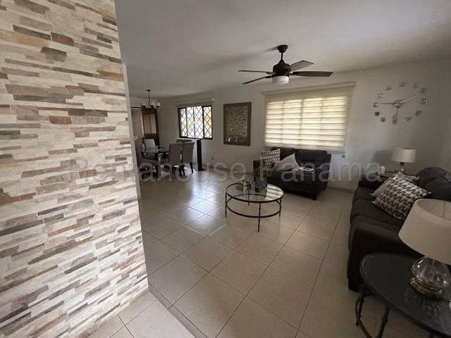 Casa en alquiler en Albrook YM