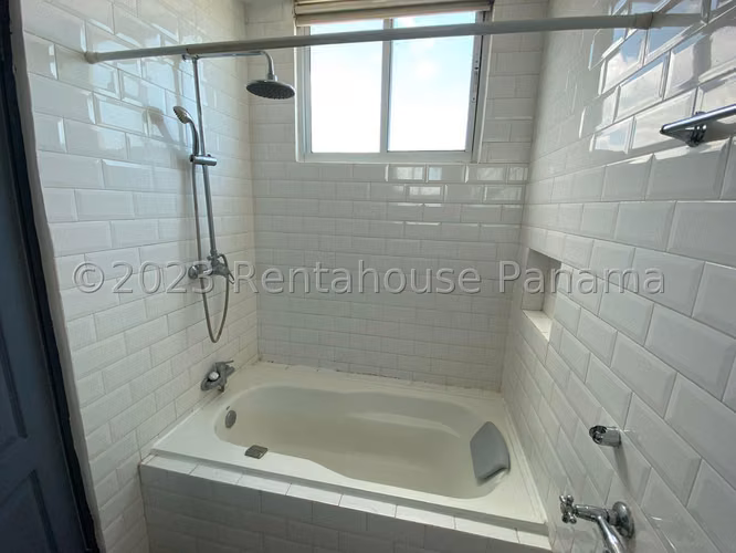 Venta de Apartamento en San Francisco, PH Emporium Tower (Solo Cliente Directo)