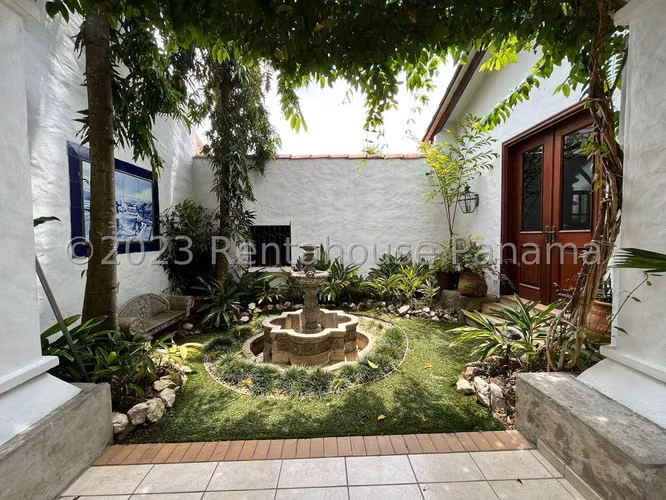 Alquilo Casa en Altos del Golf OF24-3473