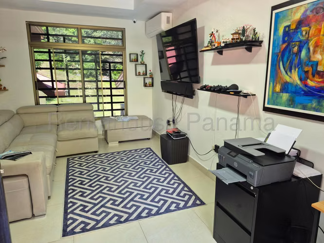 Alquiler de Casa en David Golden Hills Solo Cliente Directo MC