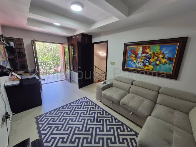 Alquiler de Casa en David Golden Hills Solo Cliente Directo MC