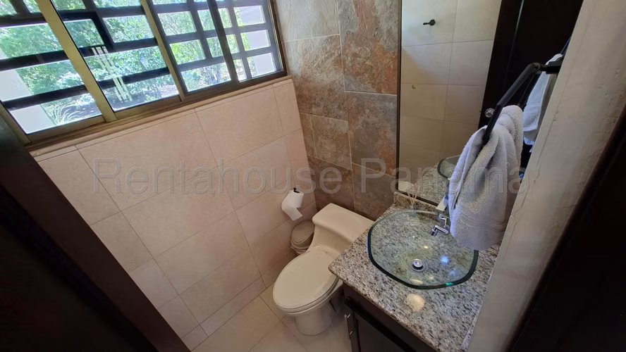 Alquiler de Casa en David Golden Hills Solo Cliente Directo MC