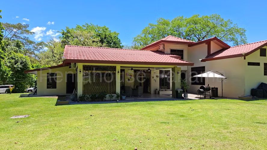 Alquiler de Casa en David Golden Hills Solo Cliente Directo MC