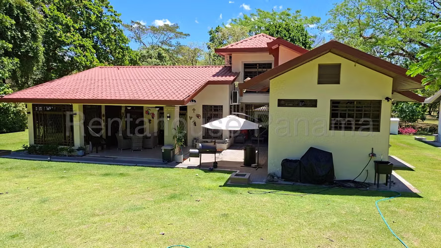 Alquiler de Casa en David Golden Hills Solo Cliente Directo MC