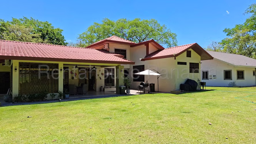 Alquiler de Casa en David Golden Hills Solo Cliente Directo MC