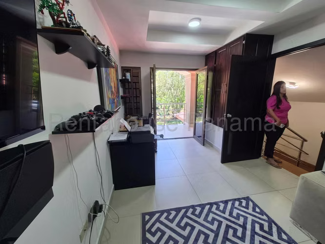 Alquiler de Casa en David Golden Hills Solo Cliente Directo MC