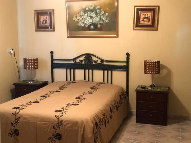  EXCLUSIVA CASA EN VENTA EN CORONADO – AMPLIO TERRENO DE 1,500 m²