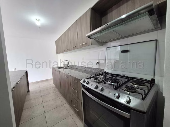 Alquiler de Apartamento en Brisas Del Golf Ph Hacienda Golf KC