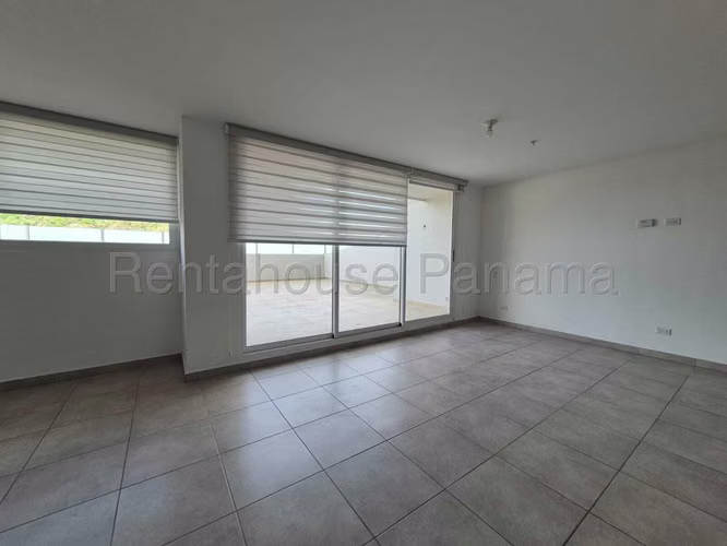 Alquiler de Apartamento en Brisas Del Golf Ph Hacienda Golf KC