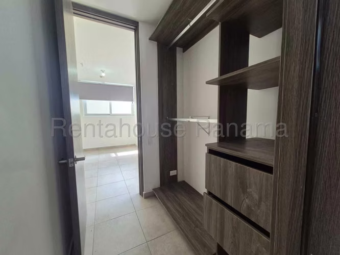 Alquiler de Apartamento en Brisas Del Golf Ph Hacienda Golf KC
