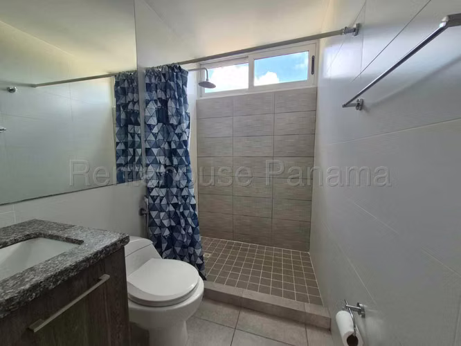 Alquiler de Apartamento en Brisas Del Golf Ph Hacienda Golf KC