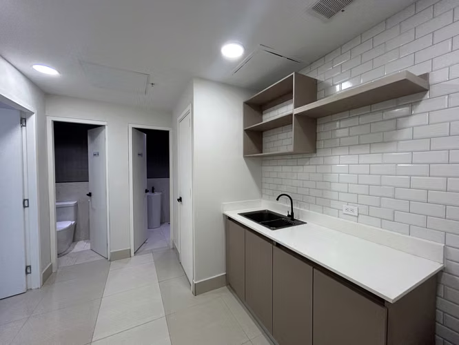 ALQUILER DE OFICINA AMOBLADA, 165M2 EN FINANCIAL PARK, COSTA DEL ESTE LH