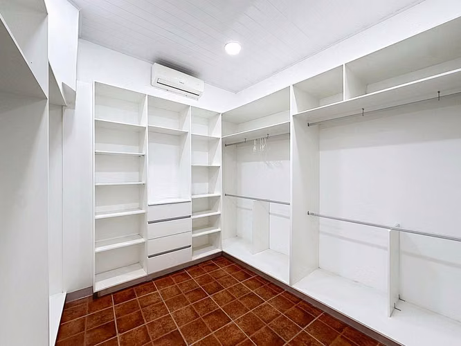 Venta de casa de campo con piscina en la carretera hacia Playa Juan Hombrón