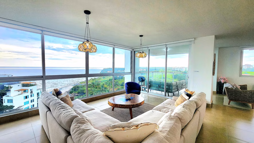 Luxury on the Edge of the Pacific - Imagen 3
