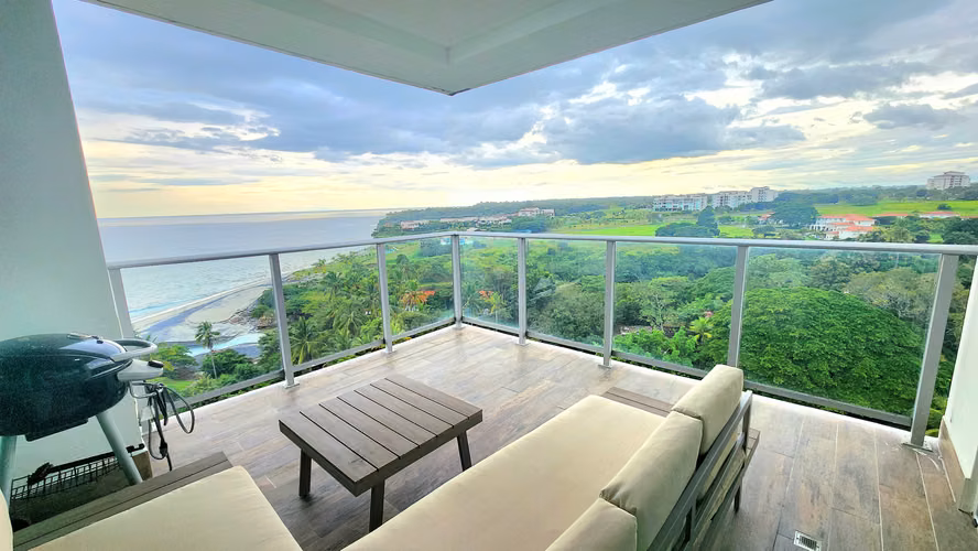 Luxury on the Edge of the Pacific