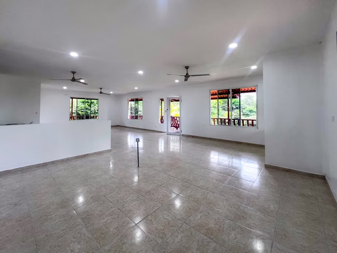 Villa Campestre en El Copecito: Buen Clima, Vistas Al Mar y Montaña - Imagen 4